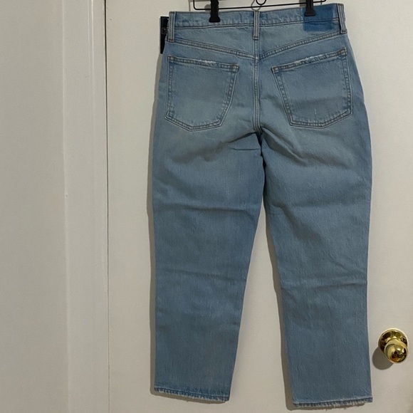 Abercrombie & Fitch Boyfriend Mid Rise Distressed Jeans - Picture 3 of 6